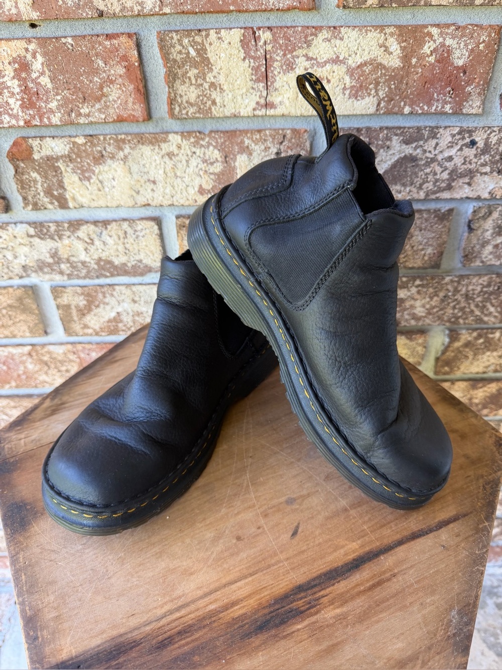 Dr. Martens Hardie II Chelsea Boot Unisex 9 Ladies 8 Mens Leather Excellent!